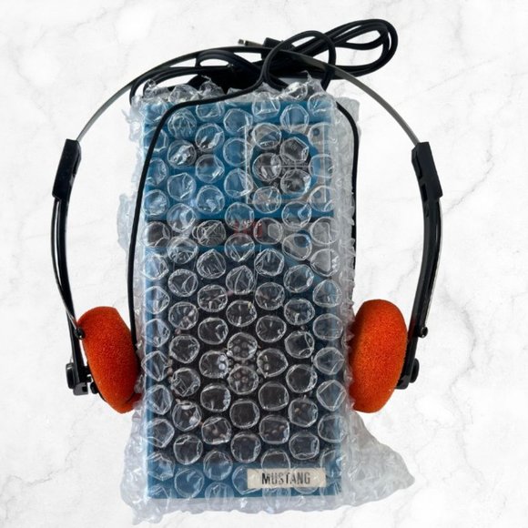 Vintage Mustang Red AM/FM Pocket Radio w/ Stereo Headphones 1980's NOS New - Picture 4 of 4